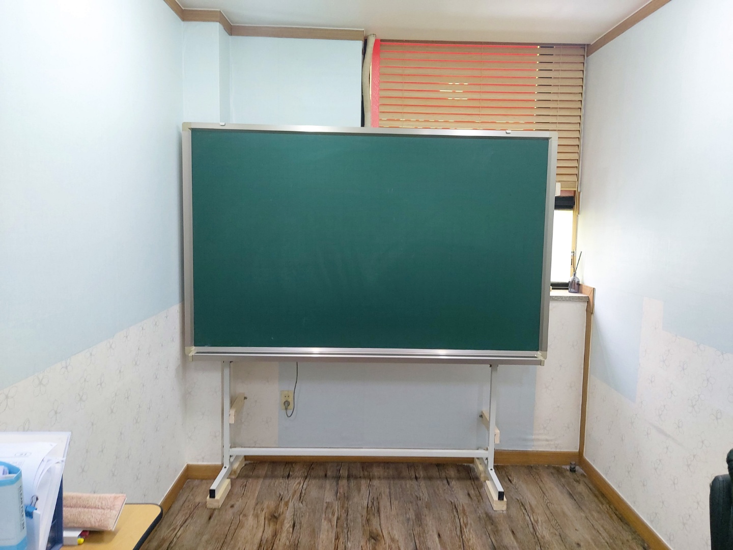 이동식법랑칠판 벽면설치