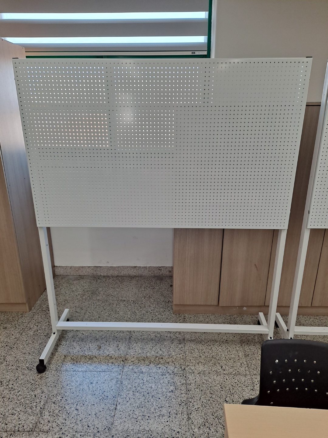 GE-5 이동식 타공게시판